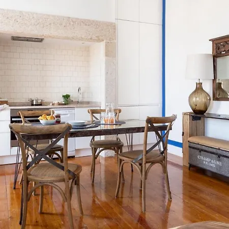 Plum Guide - The Ticking Clocks Apartment *